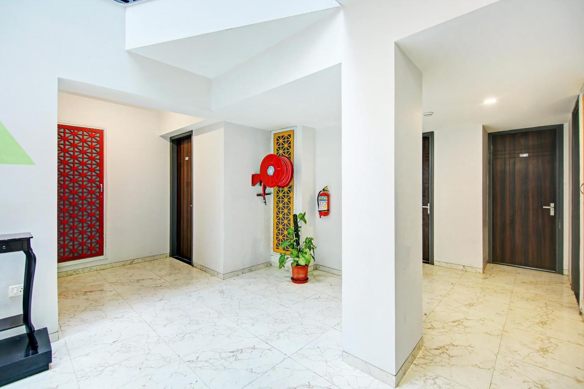 Super Townhouse Geetanjali Inn Gurgaon Exterior foto